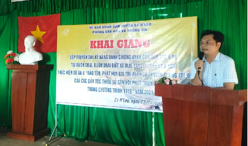 Khai giảng lớp truyền dạy kỹ năng đánh chiêng Knah của dân tộc Êđê cho 02 buôn trên địa bàn xã Dliê Yang